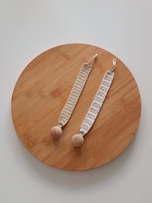 prendedor de chupeta (trigo + branco)